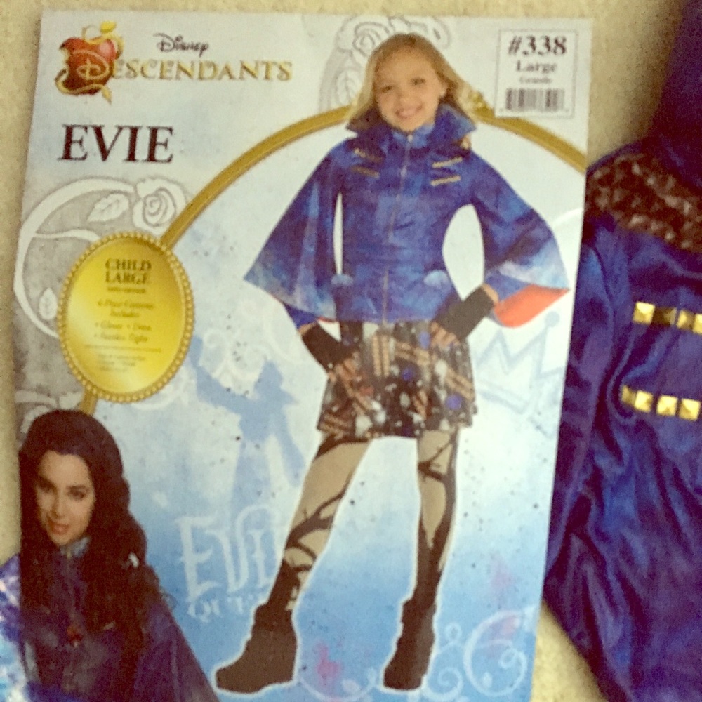 Halloween Costume - Evie from Descendants